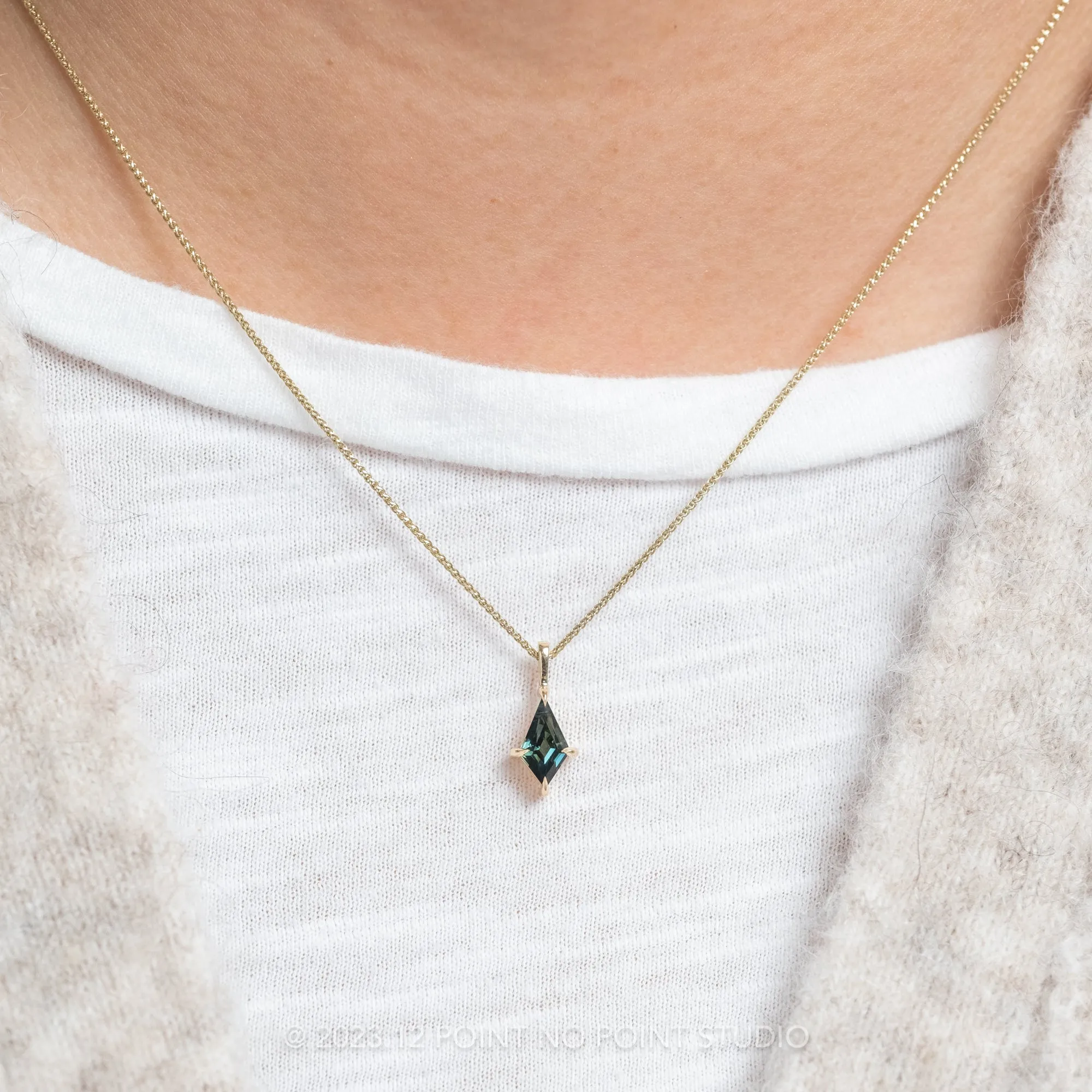 .89 Carat Green Kite Sapphire Necklace, 14k Yellow Gold